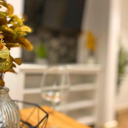 Stunning 1Br - Super Central- Peaceful Area - Lower Ground Apartment Cambridge  Buitenkant foto